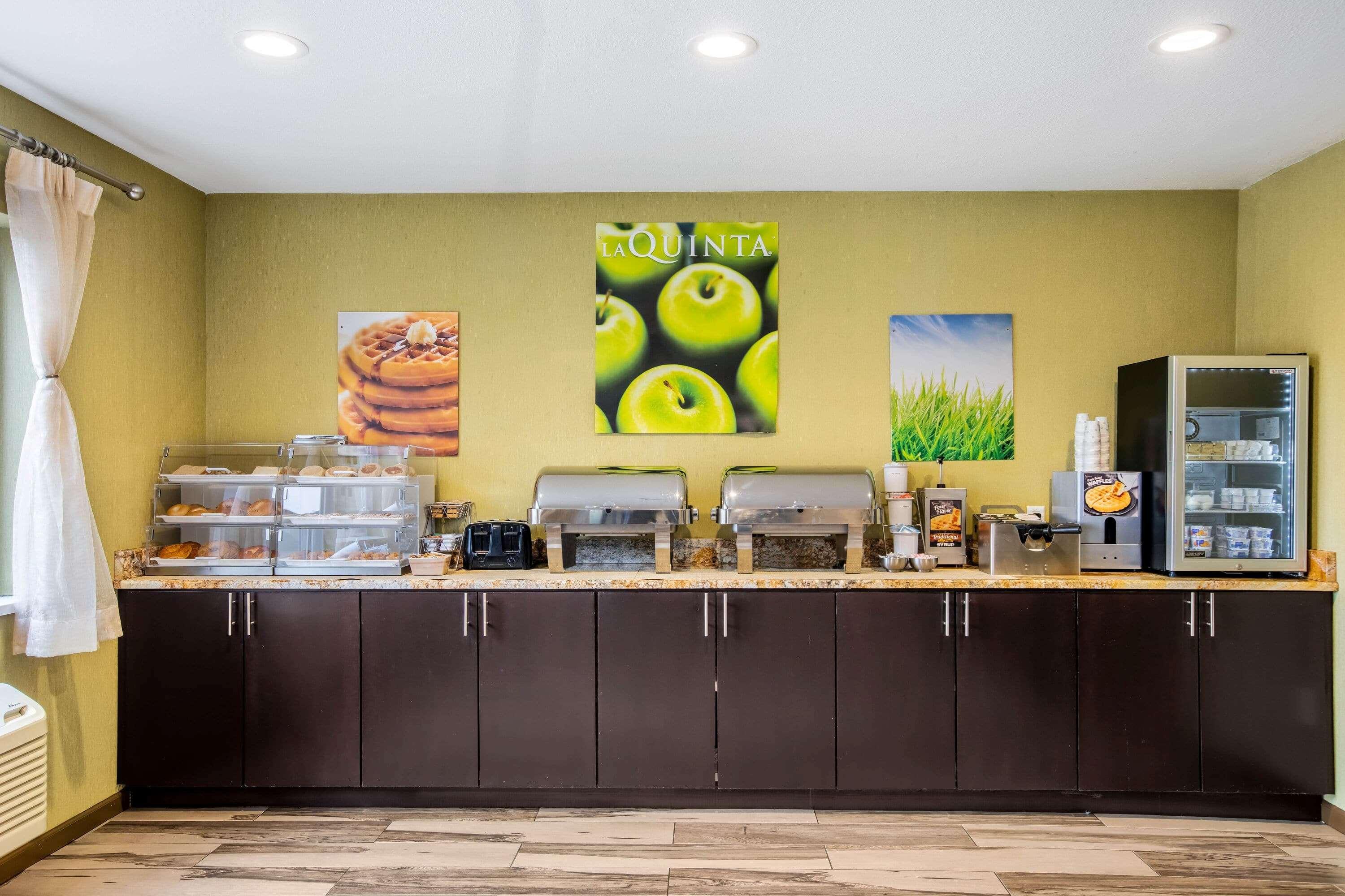 Hotel La Quinta By Wyndham Emporia Extérieur photo