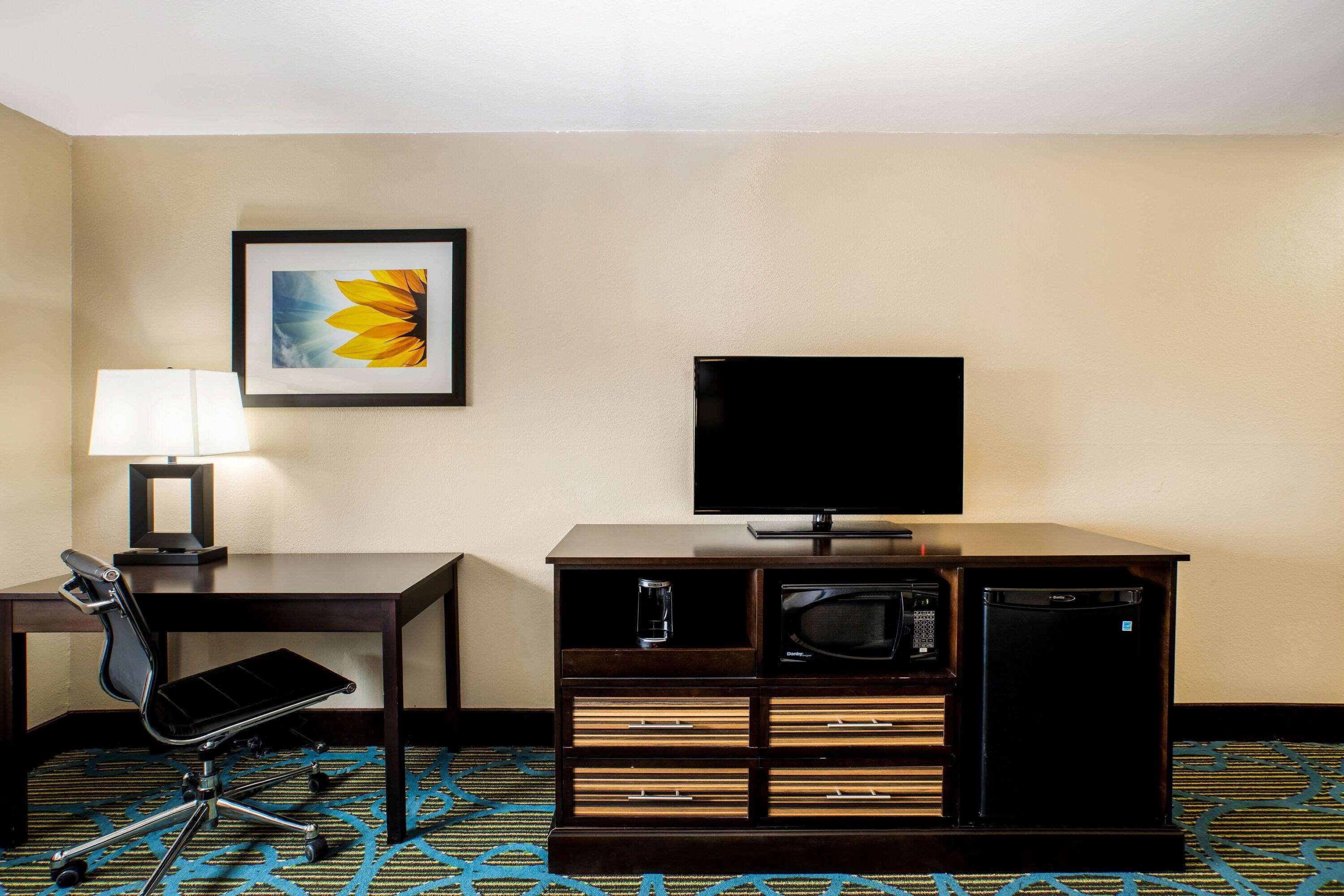 Hotel La Quinta By Wyndham Emporia Extérieur photo