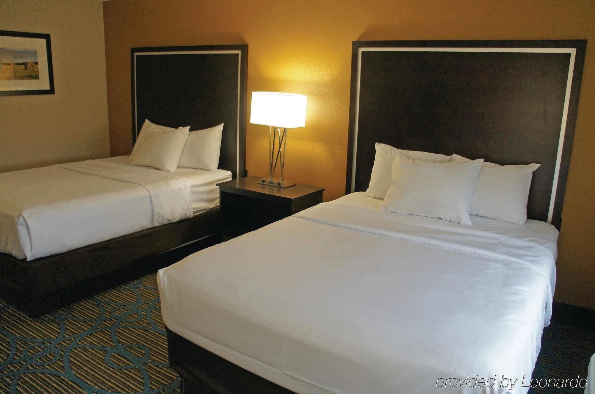Hotel La Quinta By Wyndham Emporia Extérieur photo