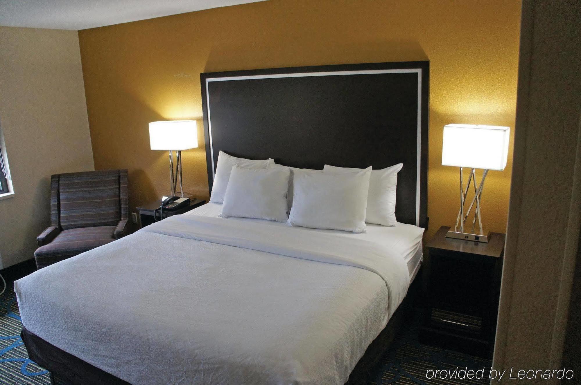 Hotel La Quinta By Wyndham Emporia Extérieur photo